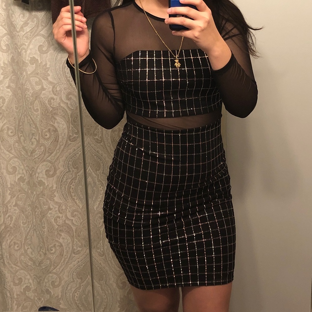 Beautiful black dress Mid length